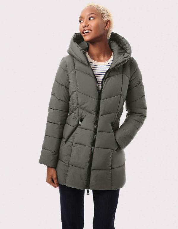 15 Best Women's Winter Coats of 2026, According to a Fashion Stylist