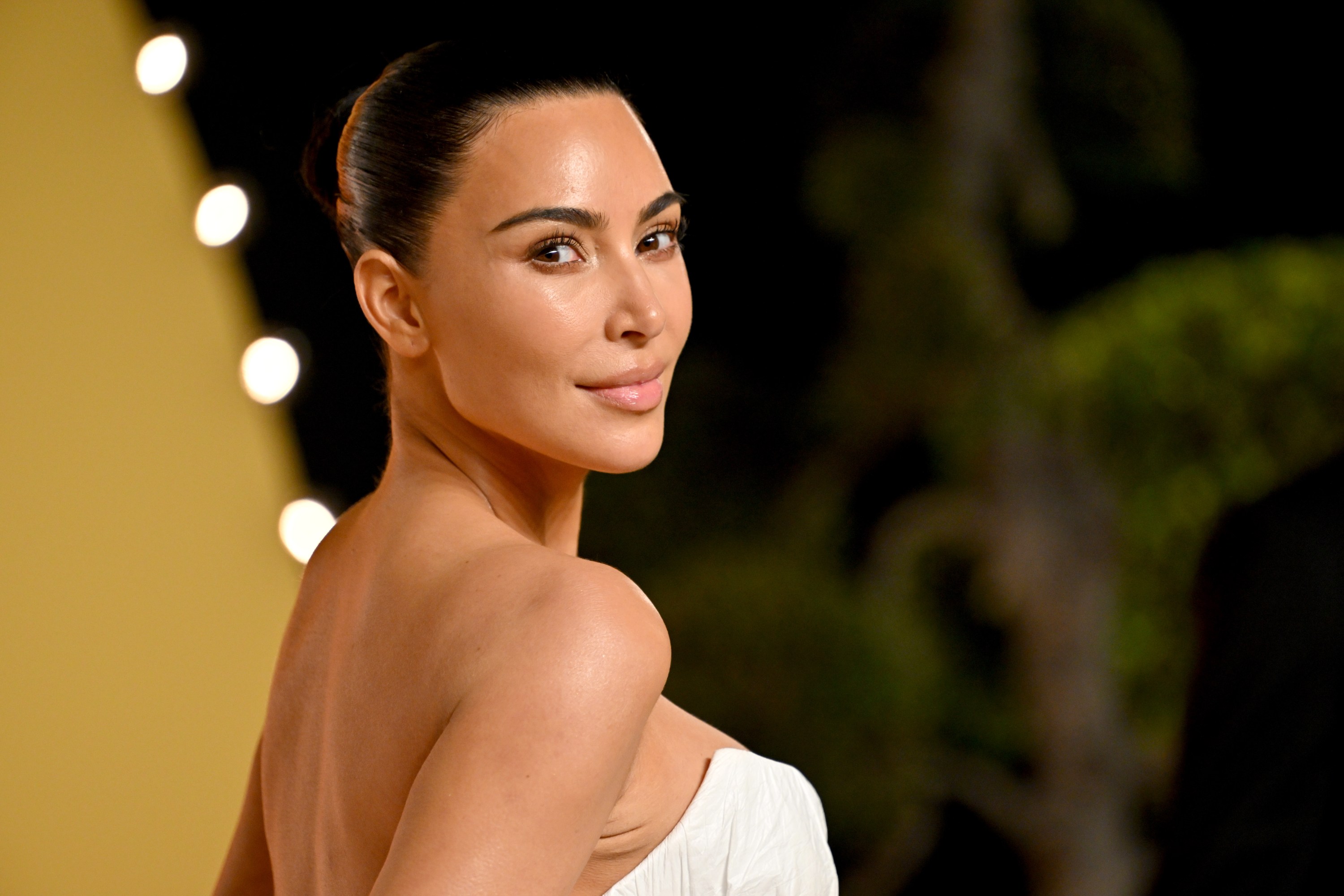 Kim Kardashian attends the 2025 Vanity Fair Oscar Party Hosted By Radhika Jones at Wallis Annenberg Center for the Performing Arts on March 02, 2025 in Beverly Hills, California.